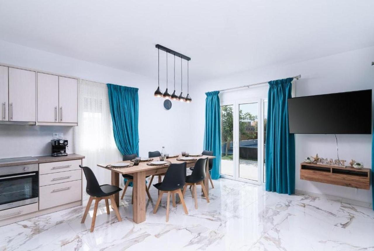 Villa Balux คาลามากิ ภายนอก รูปภาพ